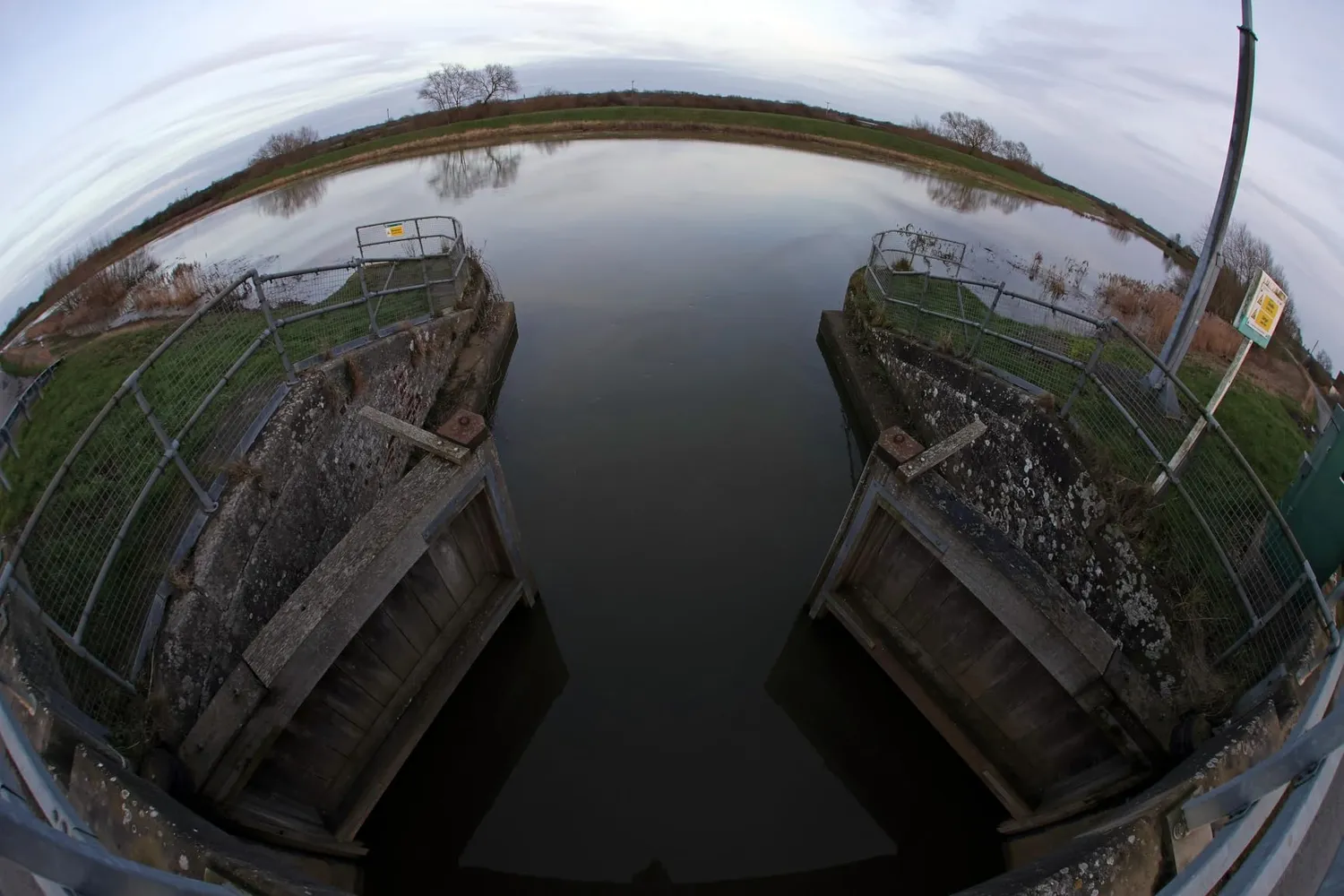 7Artisans 6mm F2.0 objectif fisheye Canon R APS-C 220°