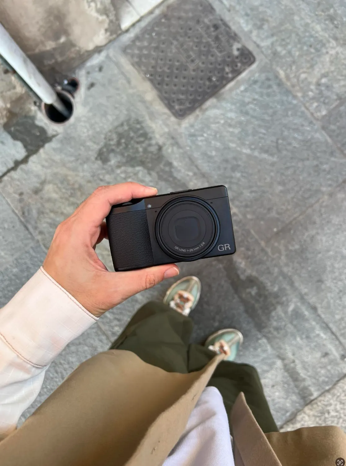 Ricoh GR IIIx appareil photo compact 40mm noir