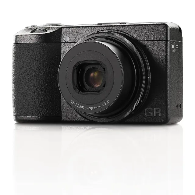 Ricoh GR IIIx appareil photo compact 40mm noir
