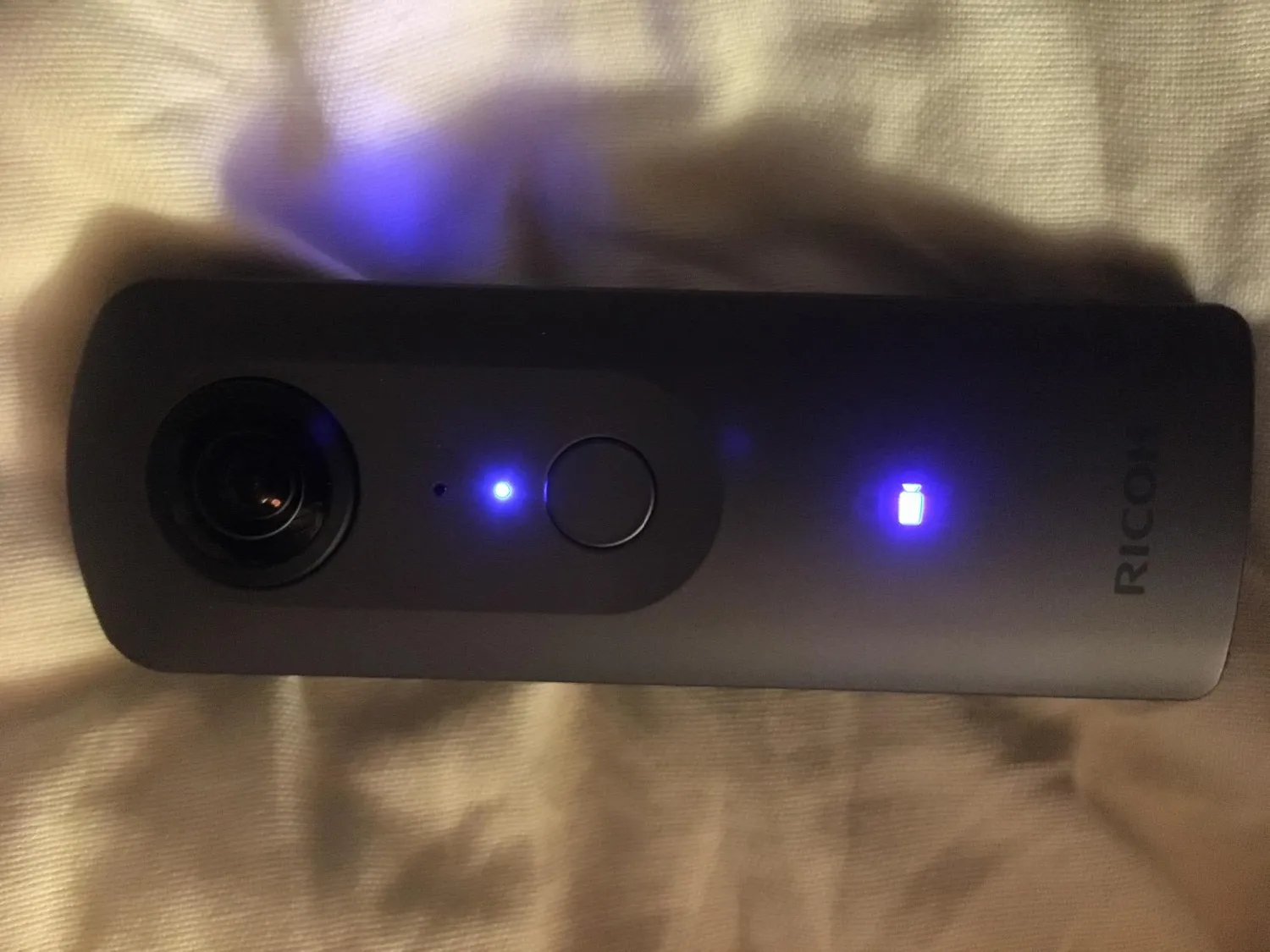 Ricoh Theta V Caméra 360° 4K 24 Mpix Grise Métal