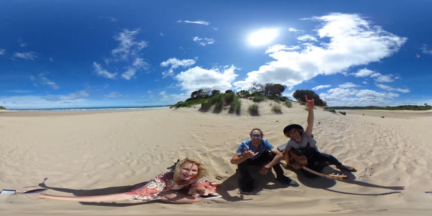 Ricoh Theta V Caméra 360° 4K 24 Mpix Grise Métal